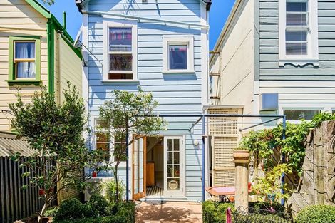 Photo of property in 6 Porritt Avenue, Mount Victoria, Wellington, 6011