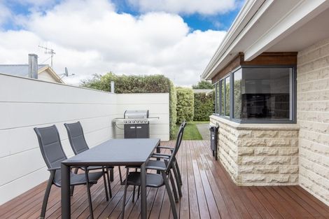 Photo of property in 71 Wharerangi Road, Greenmeadows, Napier, 4112