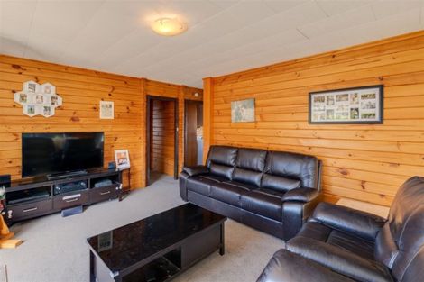 Photo of property in 6 Tracy Place, Redwood, Christchurch, 8051