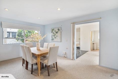 Photo of property in 27a Clairville Crescent, Wai O Taiki Bay, Auckland, 1072