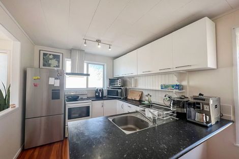 Photo of property in 26 Reynolds Place, Torbay, Auckland, 0630