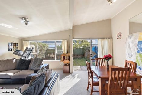 Photo of property in 2/5 Camden Road, Sandringham, Auckland, 1025