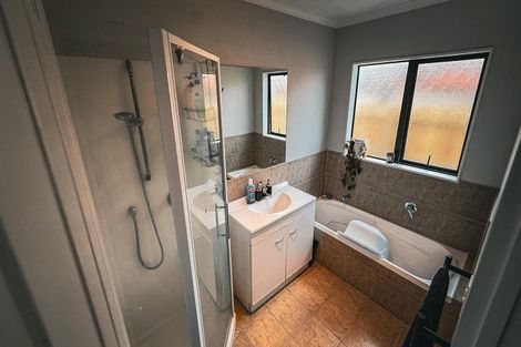 Photo of property in 4 Prado Drive, Pukekohe, 2120