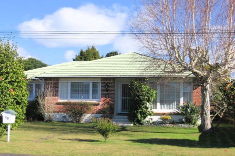 Photo of property in 38 Hill Crescent, Papakura, 2110