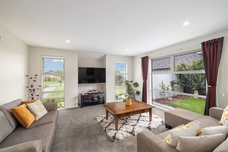 Photo of property in 14 Sweet Waters Place, Woolston, Christchurch, 8023