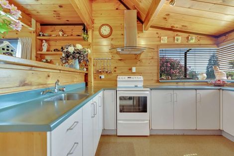 Photo of property in 16 Rostrevor Place, Tihiotonga, Rotorua, 3015