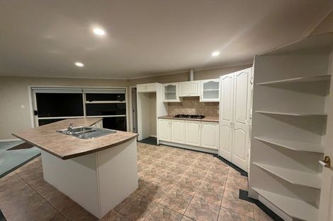 Photo of property in 12 Conacher Close, East Tamaki Heights, Auckland, 2016