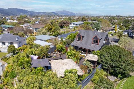 Photo of property in 27 Chums Road, Paraparaumu Beach, Paraparaumu, 5032