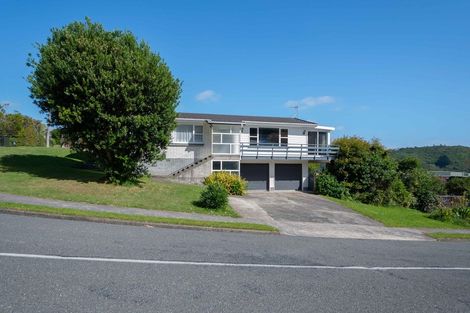 Photo of property in 2 Annan Grove, Papakowhai, Porirua, 5024