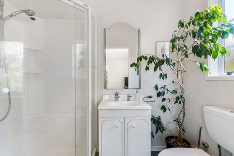 Photo of property in 9 Pah Road, Cockle Bay, Auckland, 2014