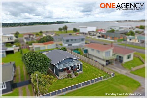 Photo of property in 28 Shortt Street, Foxton Beach, Foxton, 4815