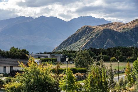 Photo of property in 28 Minaret Ridge, Wanaka, 9305