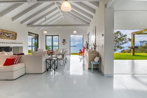 Photo of property in 155 Nick Johnstone Drive, Waiheke Island, 1971