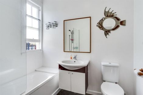 Photo of property in 30 Bell Street, Otane, 4202