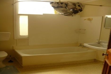 Photo of property in 5/15 Brougham Street, Mount Victoria, Wellington, 6011