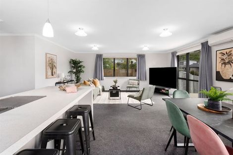 Photo of property in 8 Hull Place, Whitby, Porirua, 5024