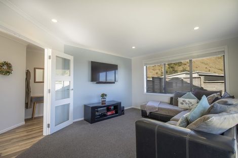 Photo of property in 17 Schooner Drive, Whitby, Porirua, 5024