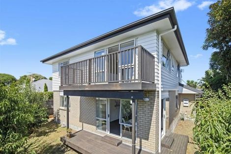 Photo of property in 16 Pono Place, Waiuku, 2123