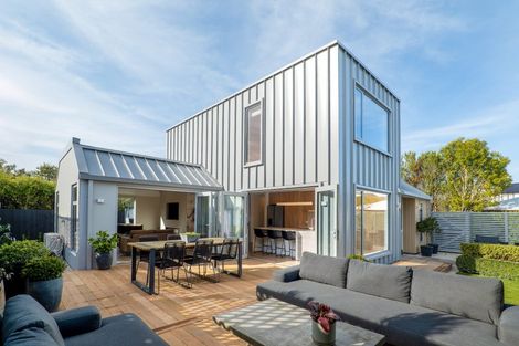 Photo of property in 92a Jeffreys Road, Fendalton, Christchurch, 8052