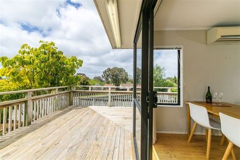 Photo of property in 4 Amery Place, West Harbour, Auckland, 0618