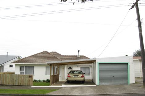 Photo of property in 24 Record Street, Fitzroy, New Plymouth, 4312