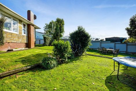 Photo of property in 100 Stanners Street, Eltham, 4322