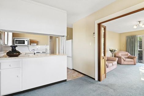 Photo of property in 92b Royal Park Drive, Parklands, Christchurch, 8083