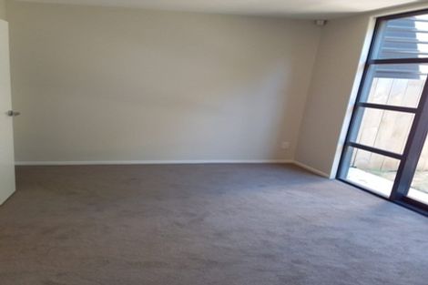 Photo of property in 2/69 Lake Road, Devonport, Auckland, 0624