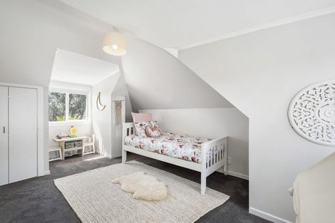 Photo of property in 904 East Coast Road, Northcross, Auckland, 0630