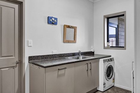 Photo of property in 393 Ketemarae Road, Normanby, Hawera, 4675