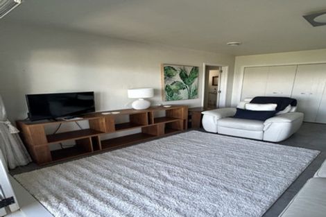 Photo of property in 47 Hadfield Street, Beach Haven, Auckland, 0626