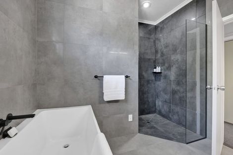 Photo of property in 110 Manawapou Road, Hawera, 4610