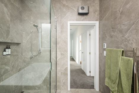 Photo of property in 2 Ridgeway Place, Richmond Hill, Christchurch, 8081