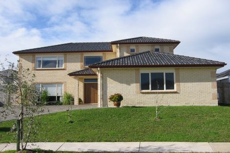 Photo of property in 14 Oswald Close, Flat Bush, Auckland, 2016