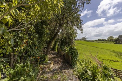 Photo of property in 1402 Devon Road, Brixton, Waitara, 4382