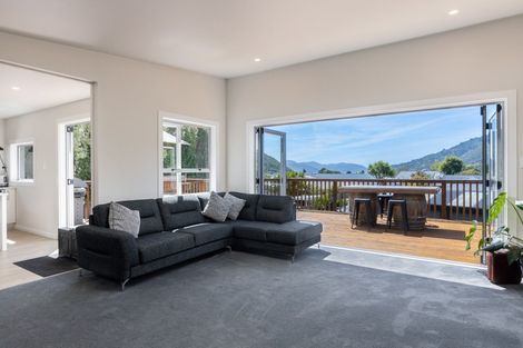 Photo of property in 11 Ranui Street, Waikawa, Picton, 7220