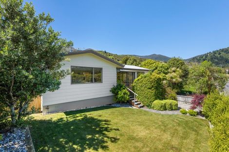 Photo of property in 17 Boons Valley Road, Waikawa, Picton, 7220