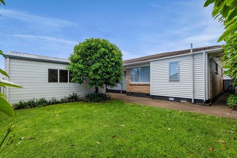 Photo of property in 3 Del Mar Place, Merrilands, New Plymouth, 4312