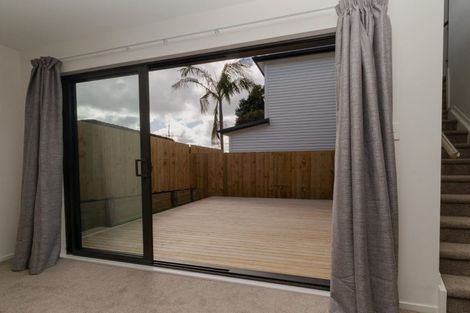 Photo of property in 8/116 Colwill Road, Massey, Auckland, 0614