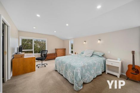 Photo of property in 15 Robert Street, Newlands, Wellington, 6037