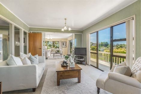 Photo of property in 2/33 Parr Terrace, Castor Bay, Auckland, 0620