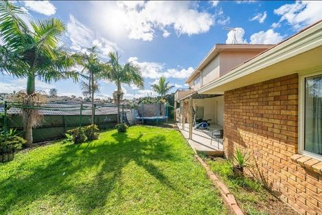 Photo of property in 12 De Havilland Drive, Goodwood Heights, Auckland, 2105