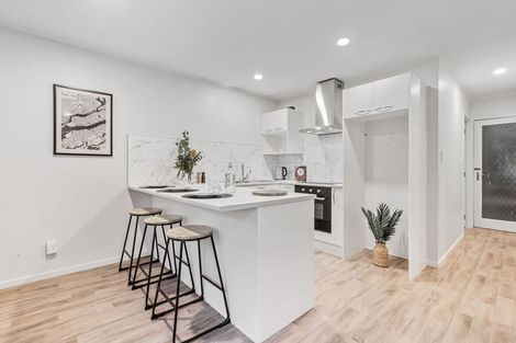 Photo of property in 2/31 Bowater Place, Manurewa, Auckland, 2102