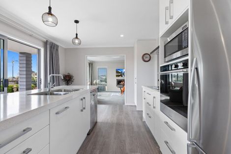 Photo of property in 6 Louise Drive, Ohauiti, Tauranga, 3112