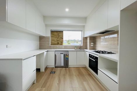 Photo of property in 11a Crestview Rise, Papakura, 2110