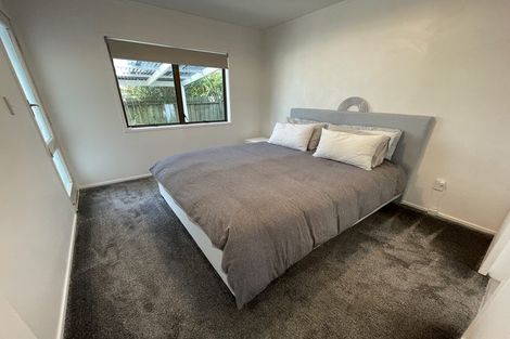 Photo of property in 65 Reynella Drive, Massey, Auckland, 0614