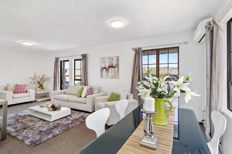 Photo of property in 12 Westwood Road, Tawa, Wellington, 5028