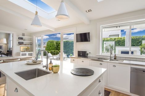 Photo of property in 126 Calliope Road, Stanley Point, Auckland, 0624