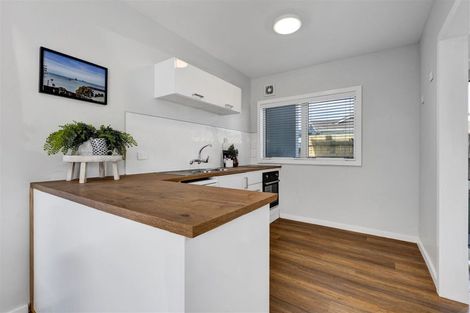 Photo of property in 38d Breakwater Road, Moturoa, New Plymouth, 4310