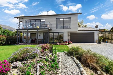 Photo of property in 7 Moraine Place, Lake Hawea, Wanaka, 9382